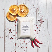 Load image into Gallery viewer, Sweet Orange &amp; Chilli Pepper Botanical Wax Melts
