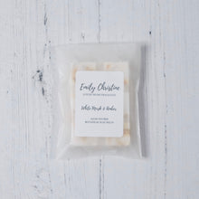 Load image into Gallery viewer, White Musk &amp; Amber Botanical Wax Melts
