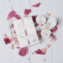 Load image into Gallery viewer, Velvet Peony &amp; Oud Botanical Wax Melts
