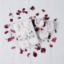 Load image into Gallery viewer, Lost Red Berry Botanical Wax Melts
