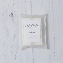 Load image into Gallery viewer, Fresh Linen Botanical Wax Melts
