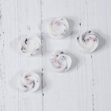 Load image into Gallery viewer, Lost Red Berry Botanical Wax Melts
